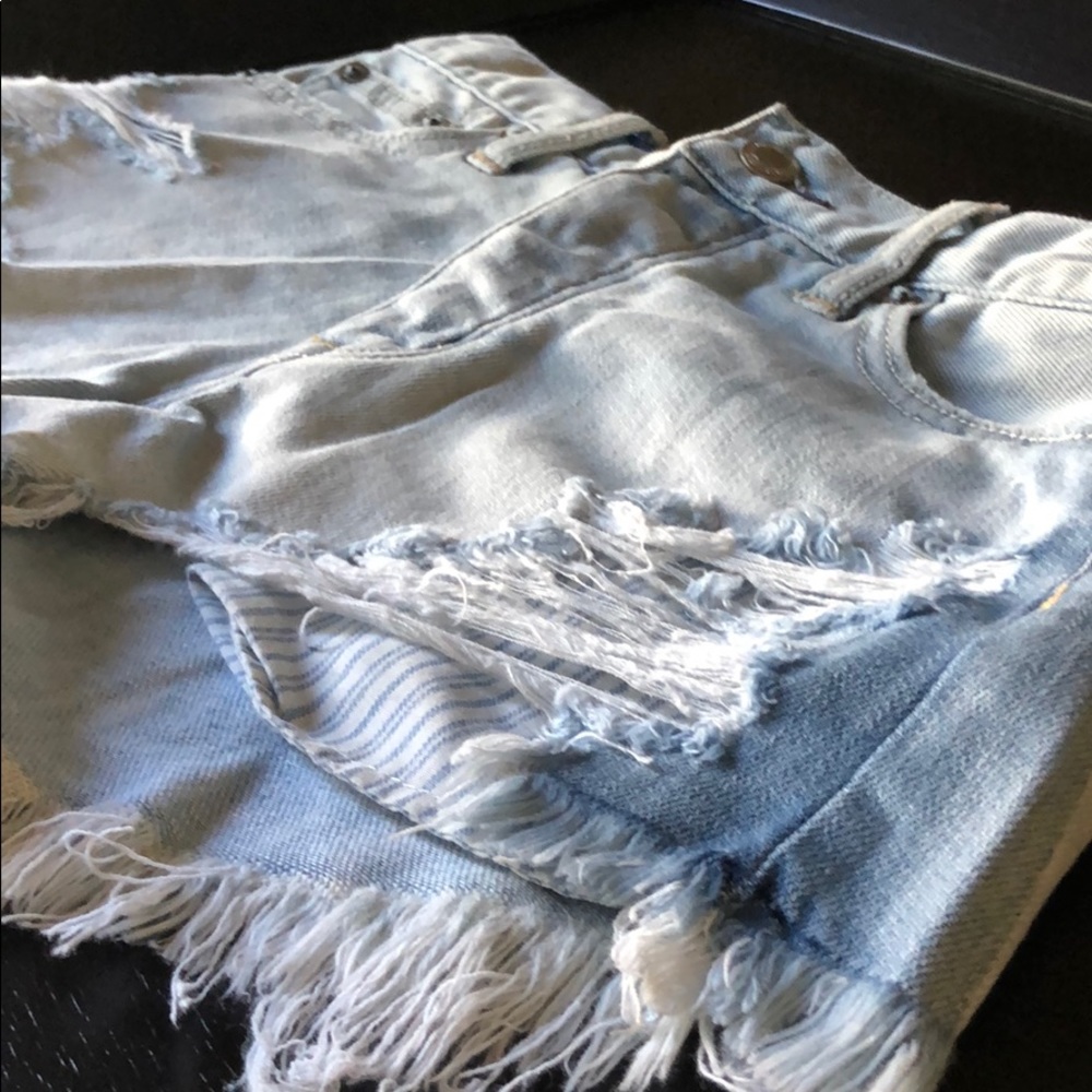 American Eagle Vintage High-Rise festival shorts